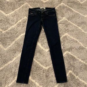 Dark wash skinny jeans 🌸